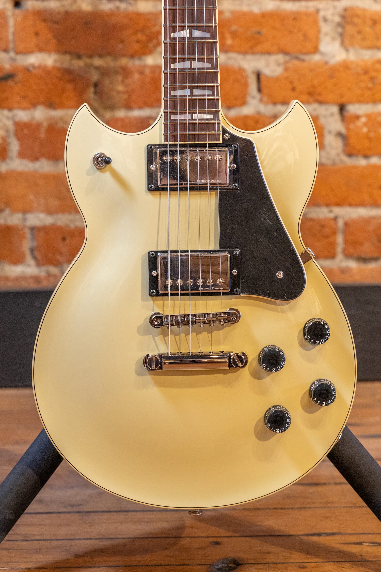 Yamaha SG1820VW SG Series Vintage White Electric Guitar