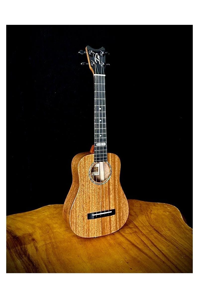 Romero RC-TTDP Tenor Dreadnaught Ukulele Phoenix Wood W/Case