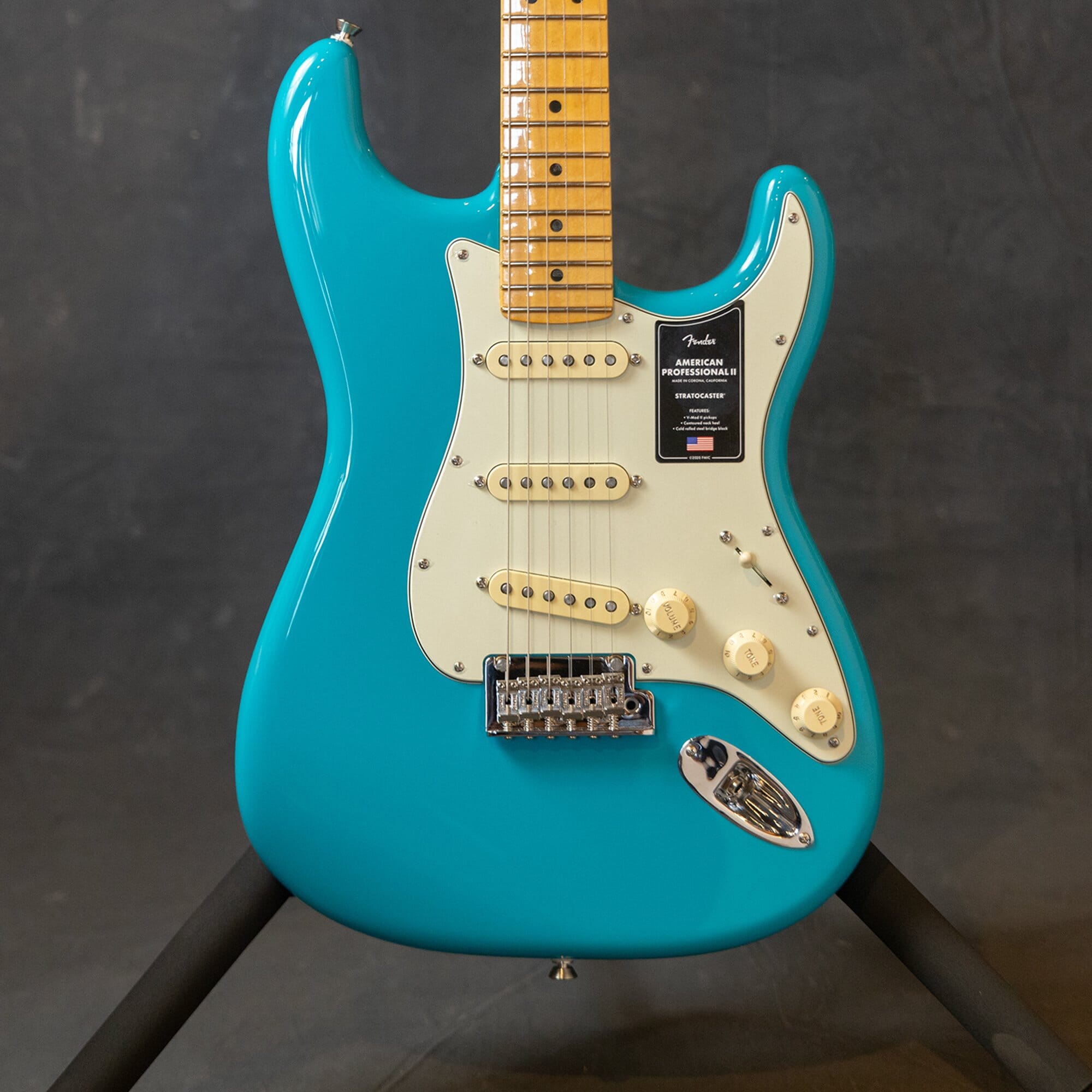 Fender American Professional II Stratocaster®, Maple Fingerboard, Miami Blue