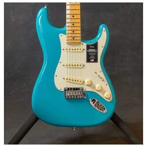 Fender American Professional II Stratocaster®, Maple Fingerboard, Miami Blue