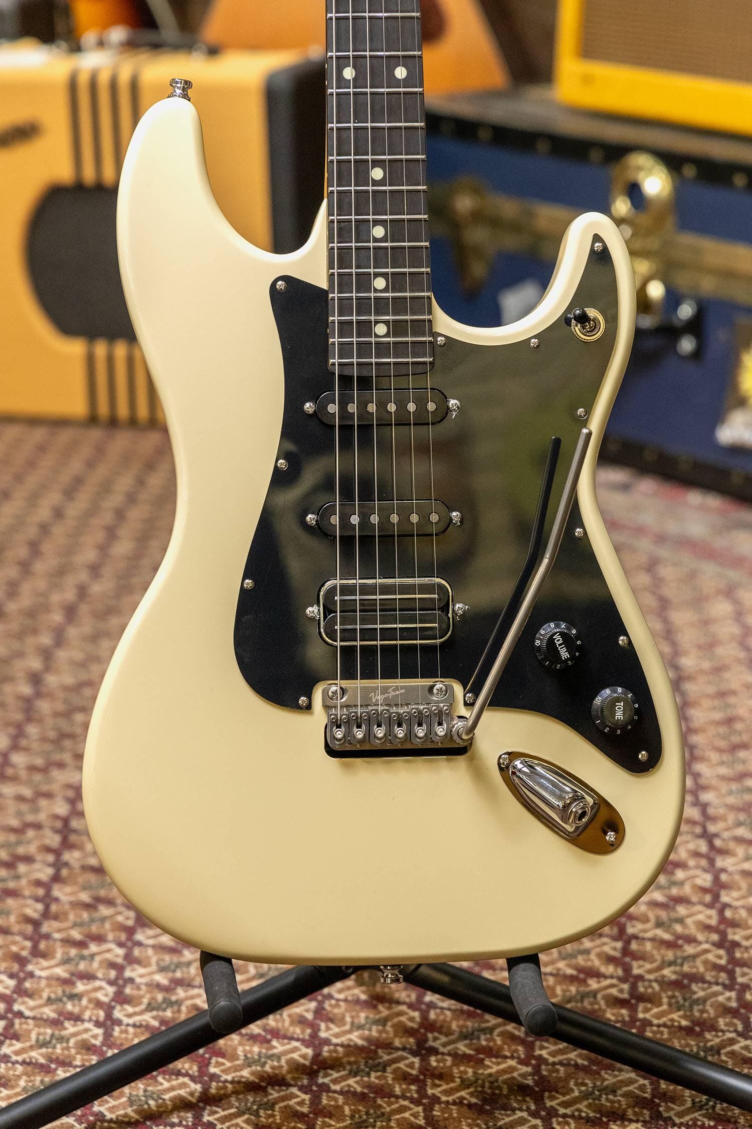 Godin Alex Lifeson Limited Edition LERXST Limelight Cream Guitar Vega Trem