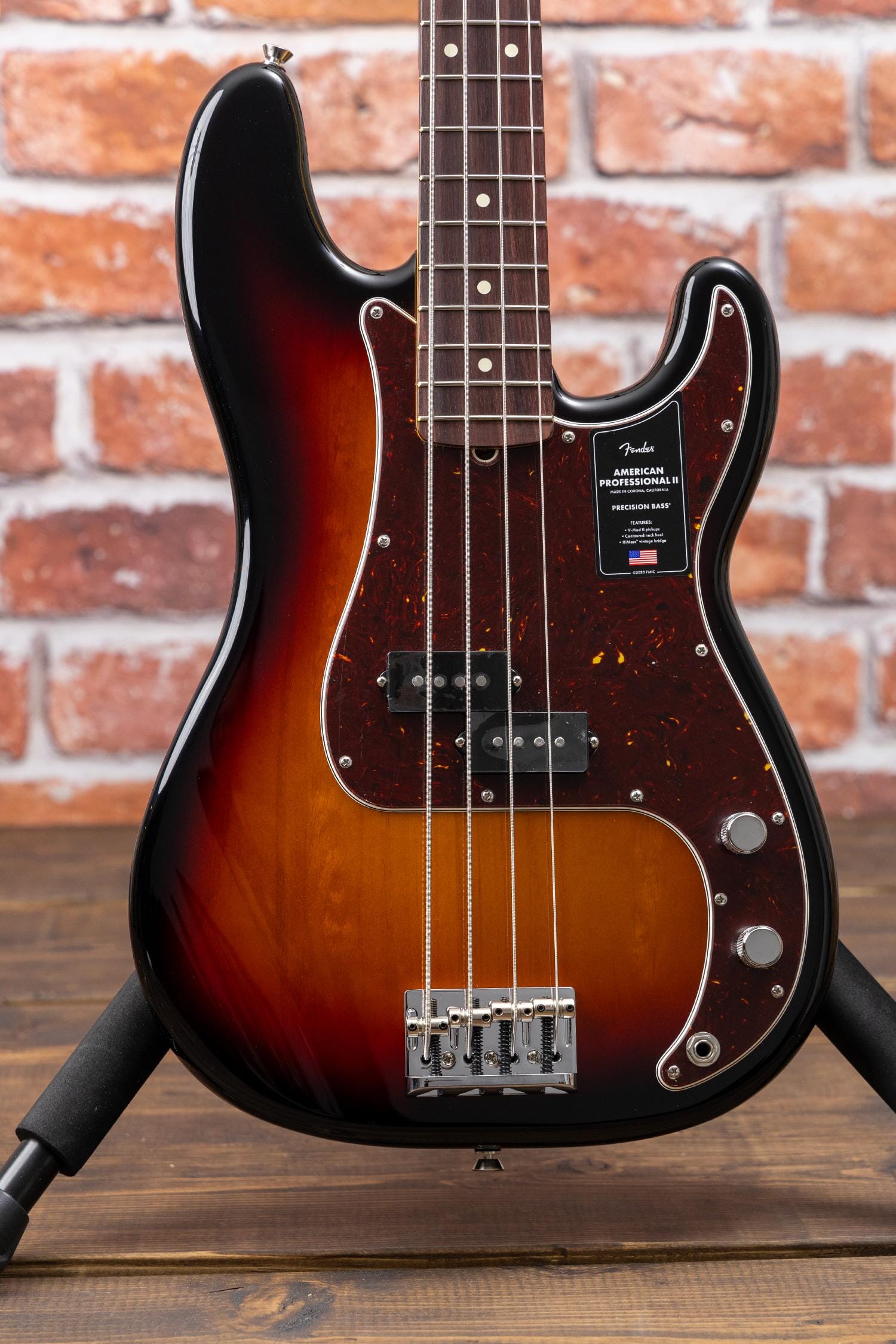 Fender American Professional II Precision Bass®, Rosewood Fingerboard, 3-Color Sunburst