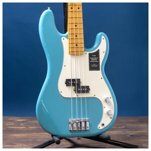 Fender Player II Precision Bass, Maple Fingerboard, Aquatone Blue