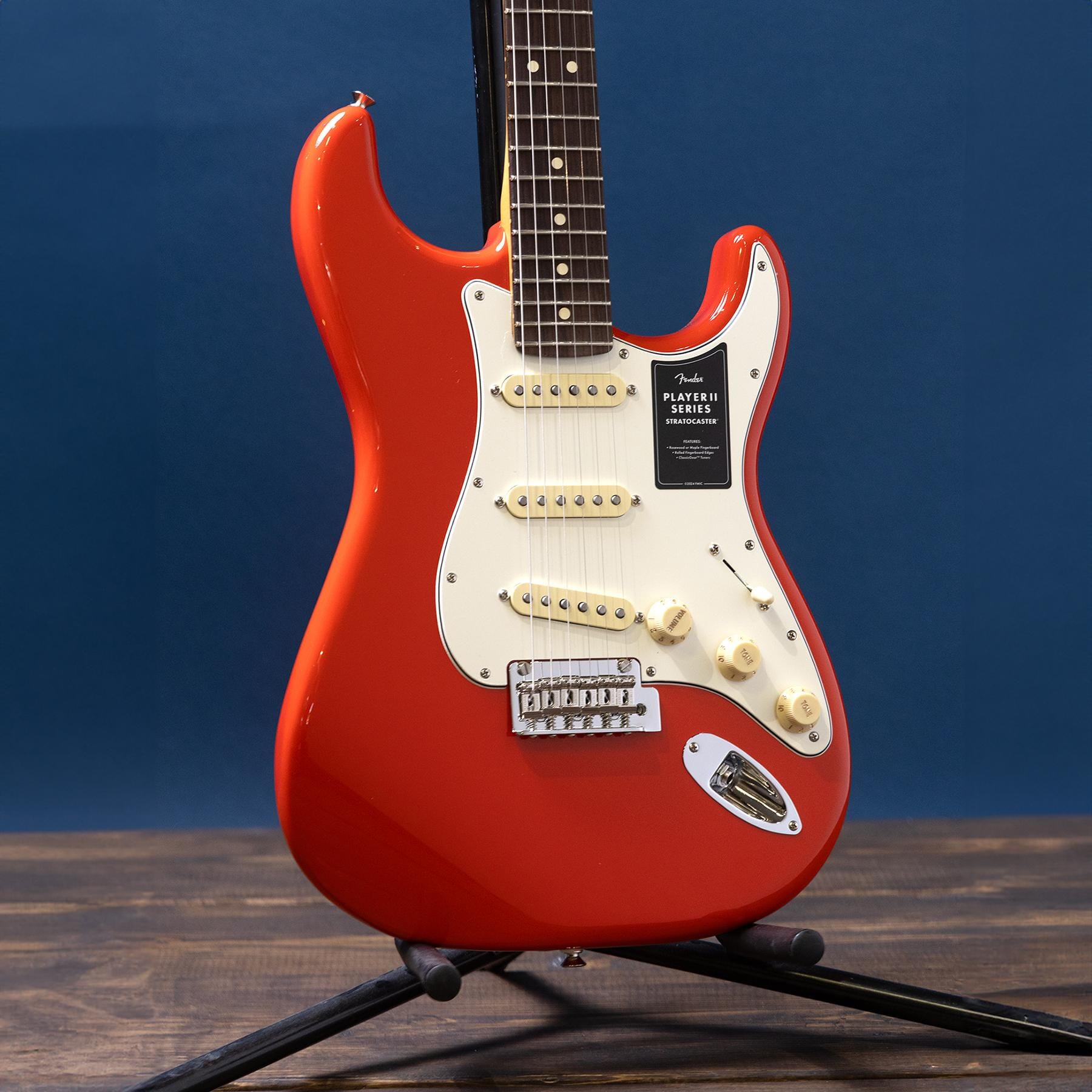 ギター FENDER Player II Stratocaster Coral Red Fender Player II Stratocaster, Rosewood Fingerboard, Coral