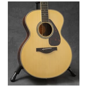 Yamaha LJ16ARE Acoustic/Electric Guitar