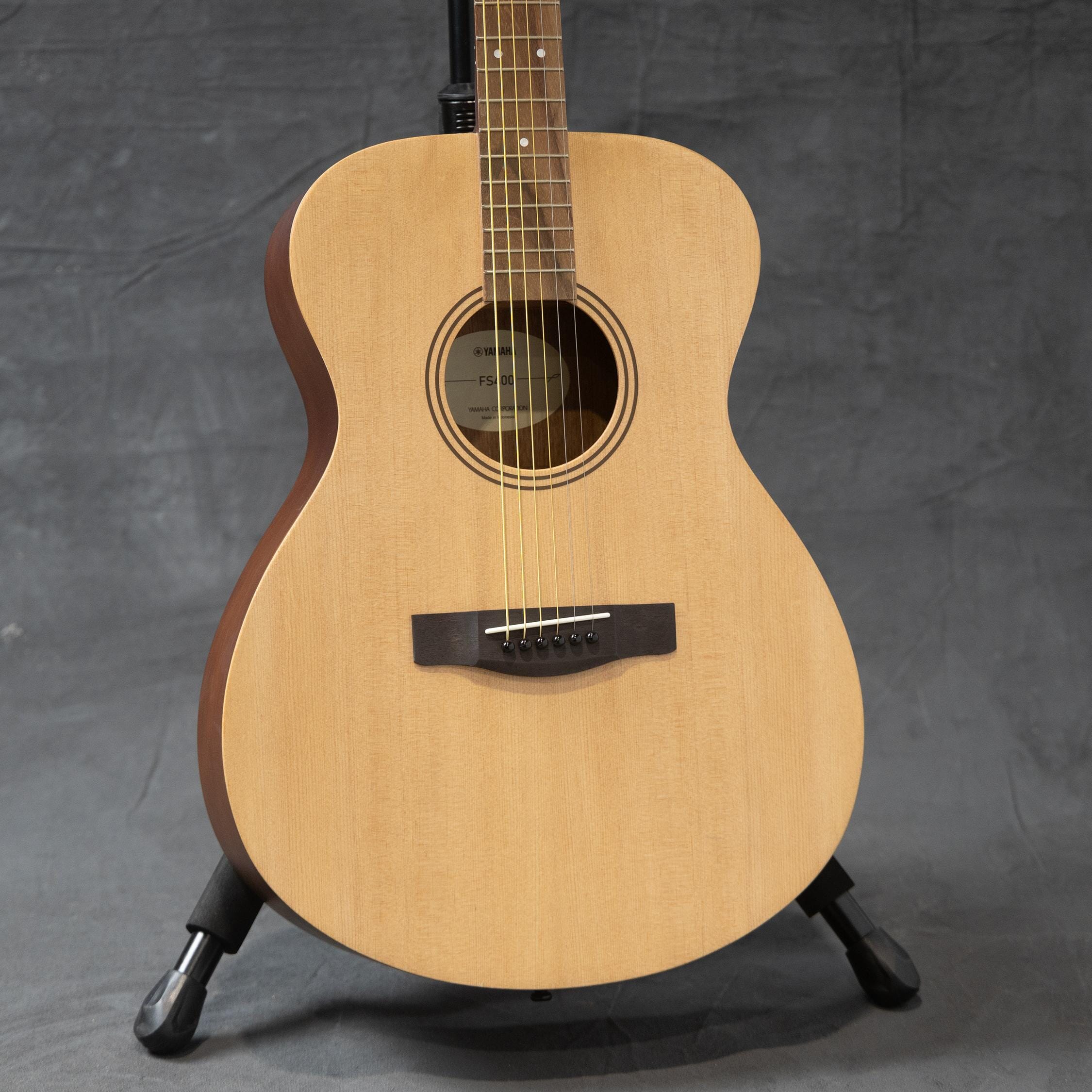 Yamaha FS400 NT Acoustic Guitar