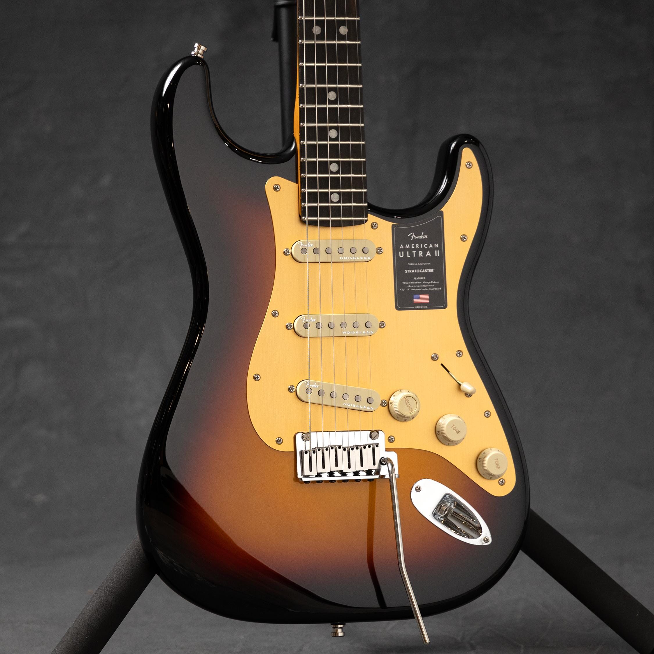 Fender American Ultra II Stratocaster®, Ebony Fingerboard, Ultraburst