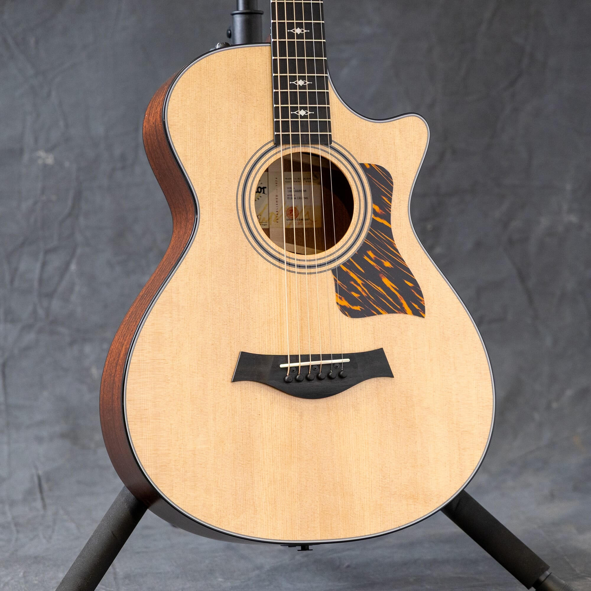 Taylor 312ce 12-Fret Grand Concert Spruce/Sapele Acoustic/Electric Guitar with Case