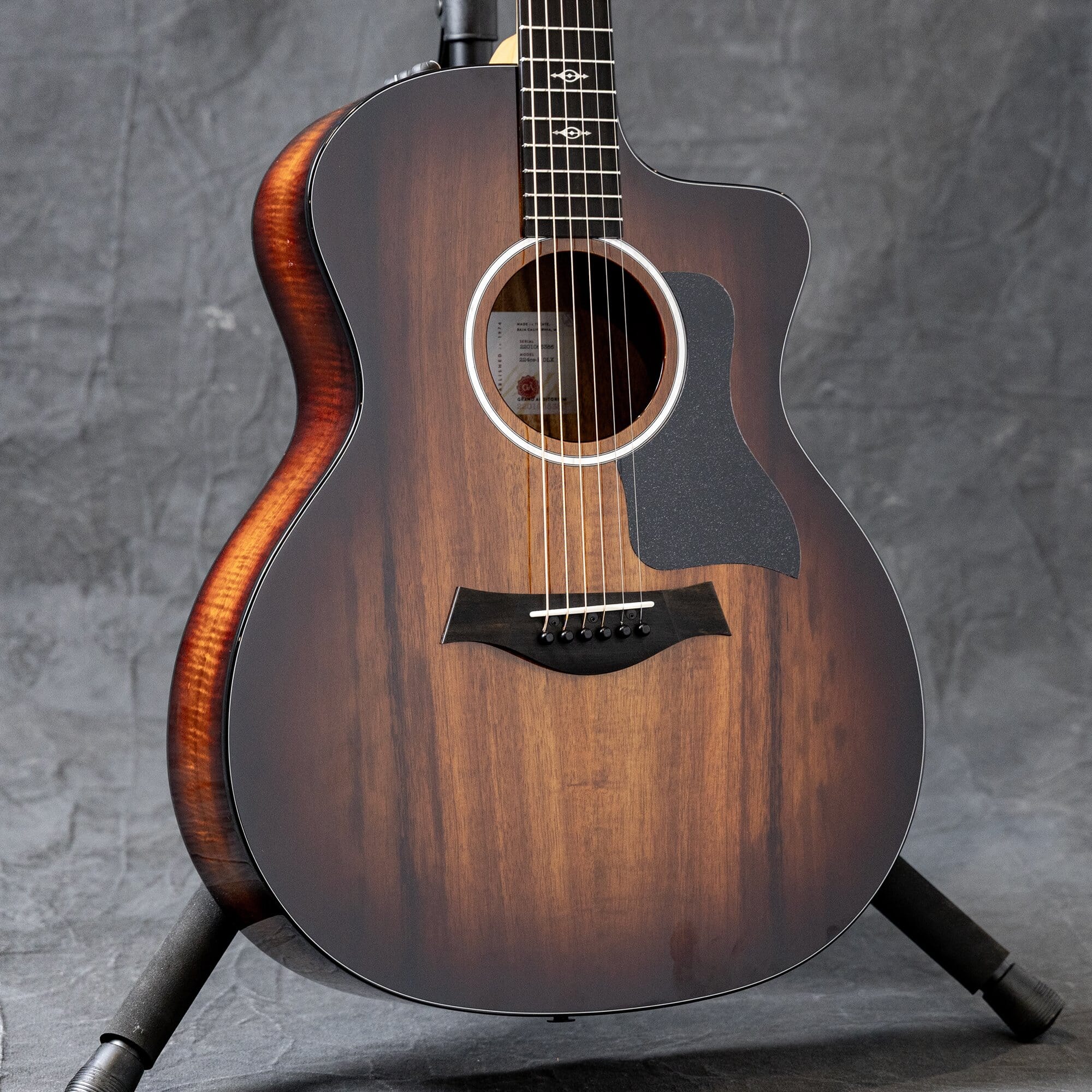 Taylor 224ce-K DLX Grand Auditorium All-Koa Solid-Top Acoustic/Electric Guitar