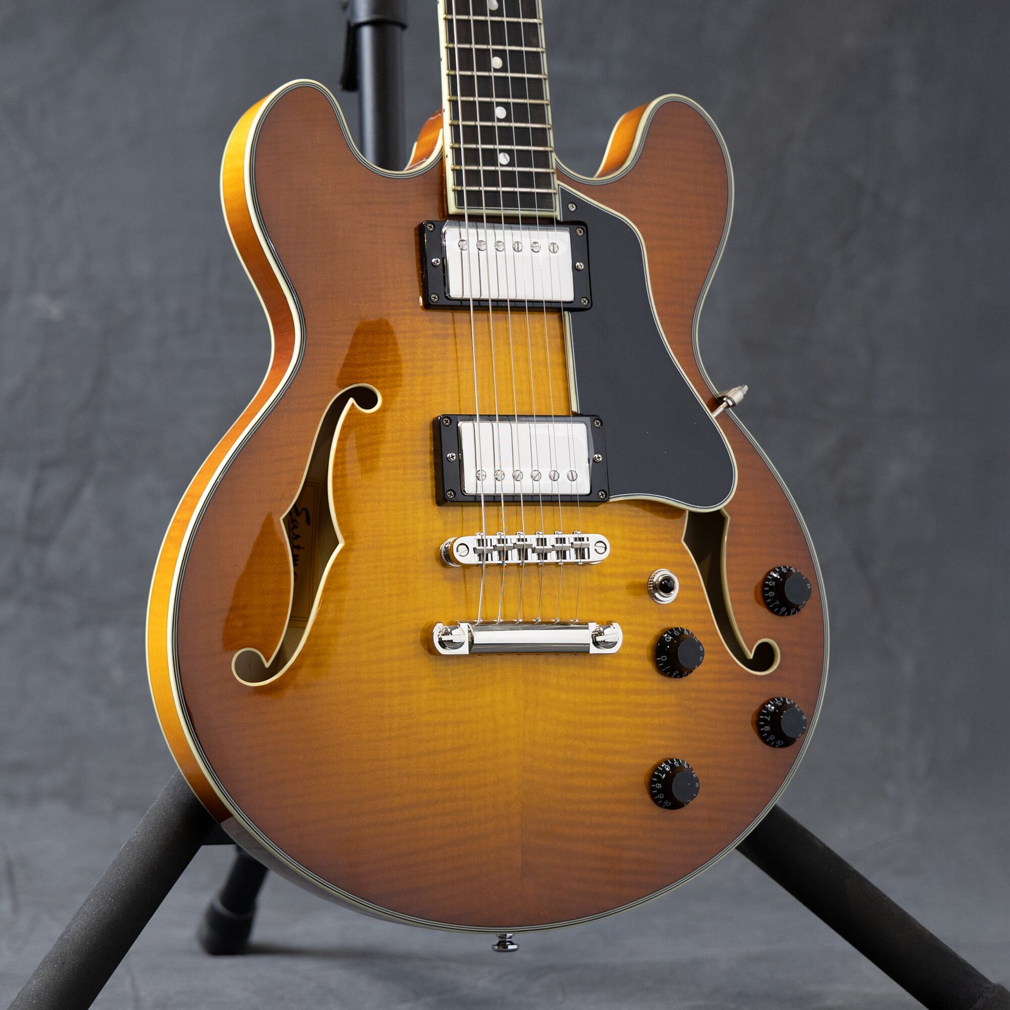 Eastman T484-GB Thinline Series Truetone Gloss - Goldburst