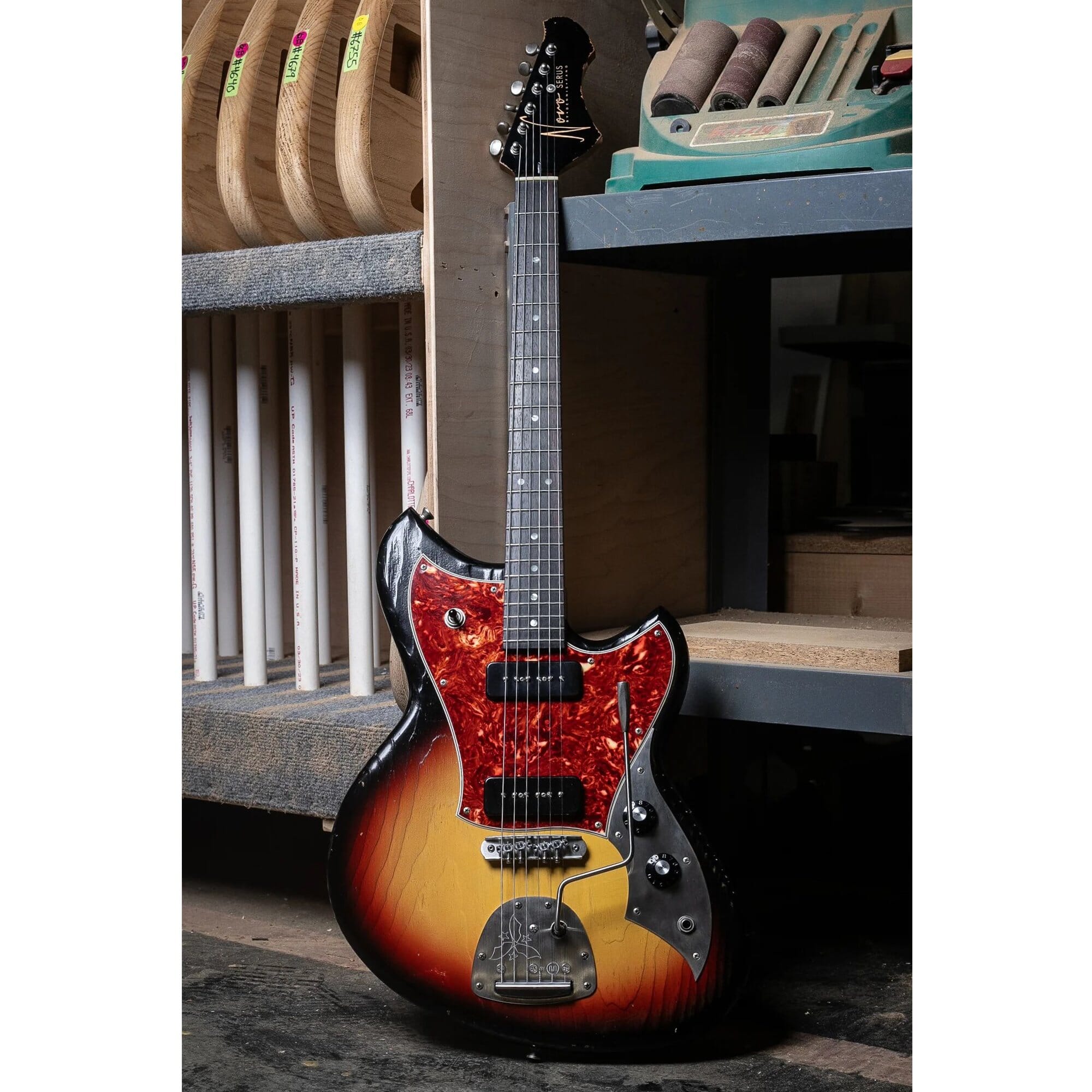 Novo Serus J Left Handed '64 3-Tone Burst