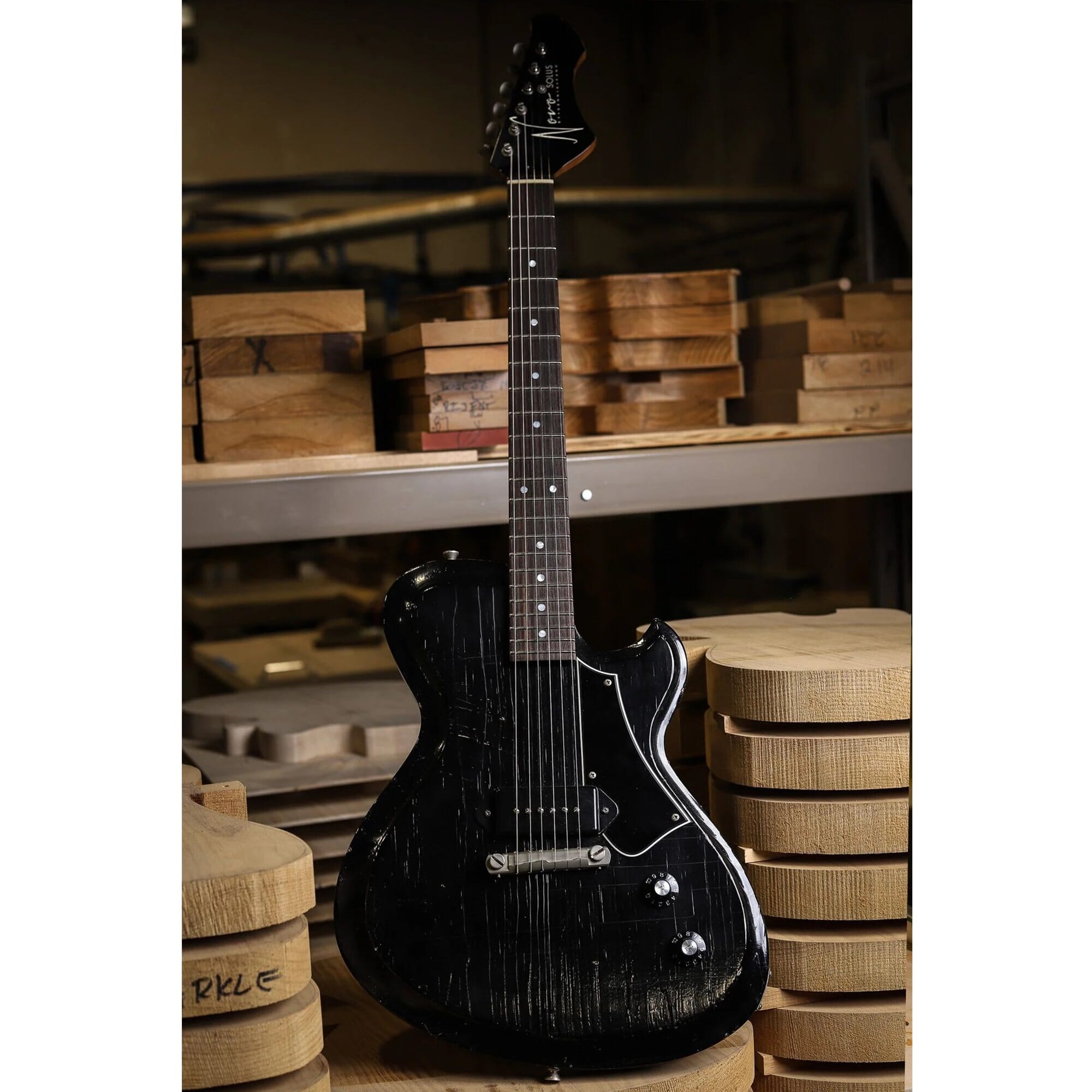 Novo Solus M1 Bull Black