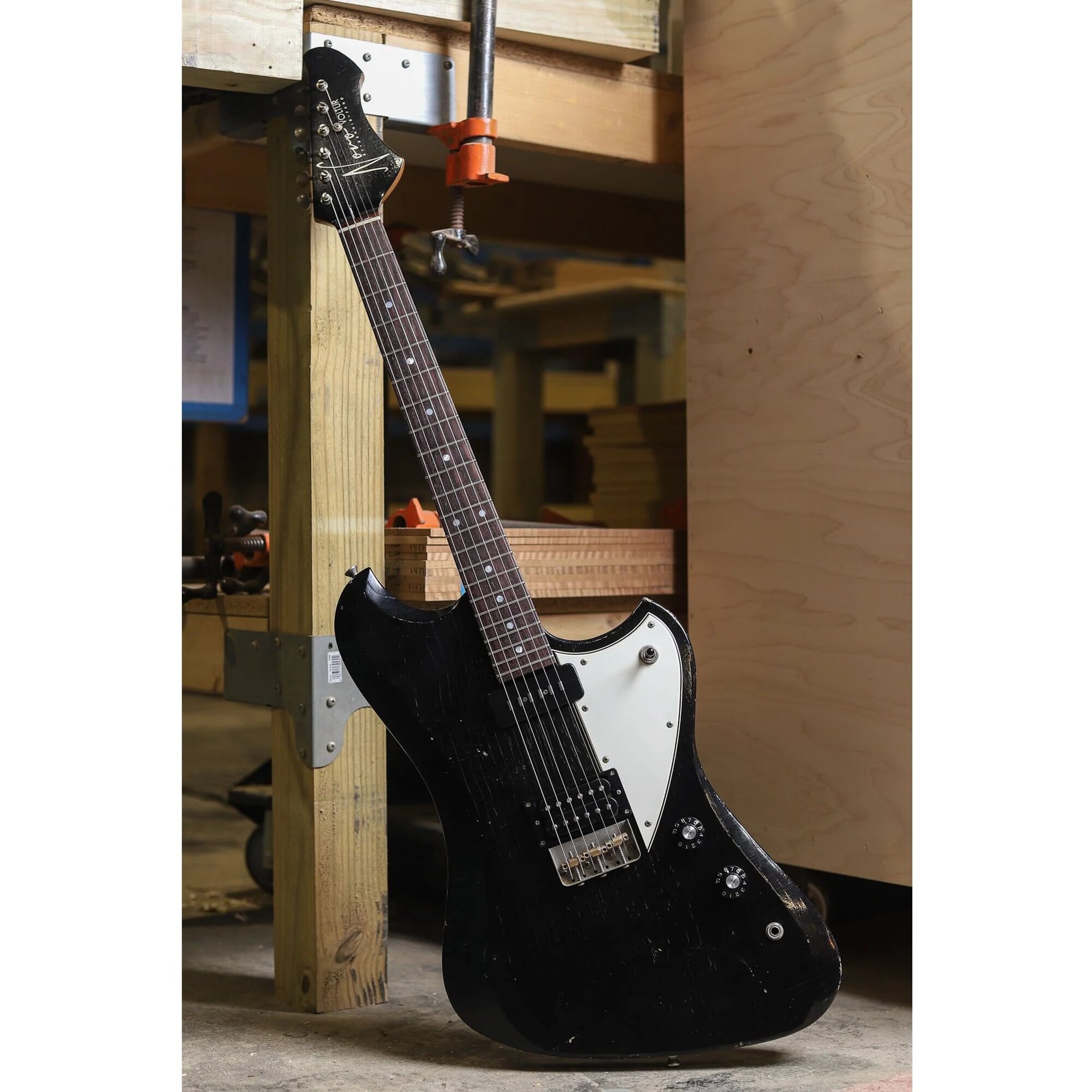 Novo Voltur V2 Bull Black