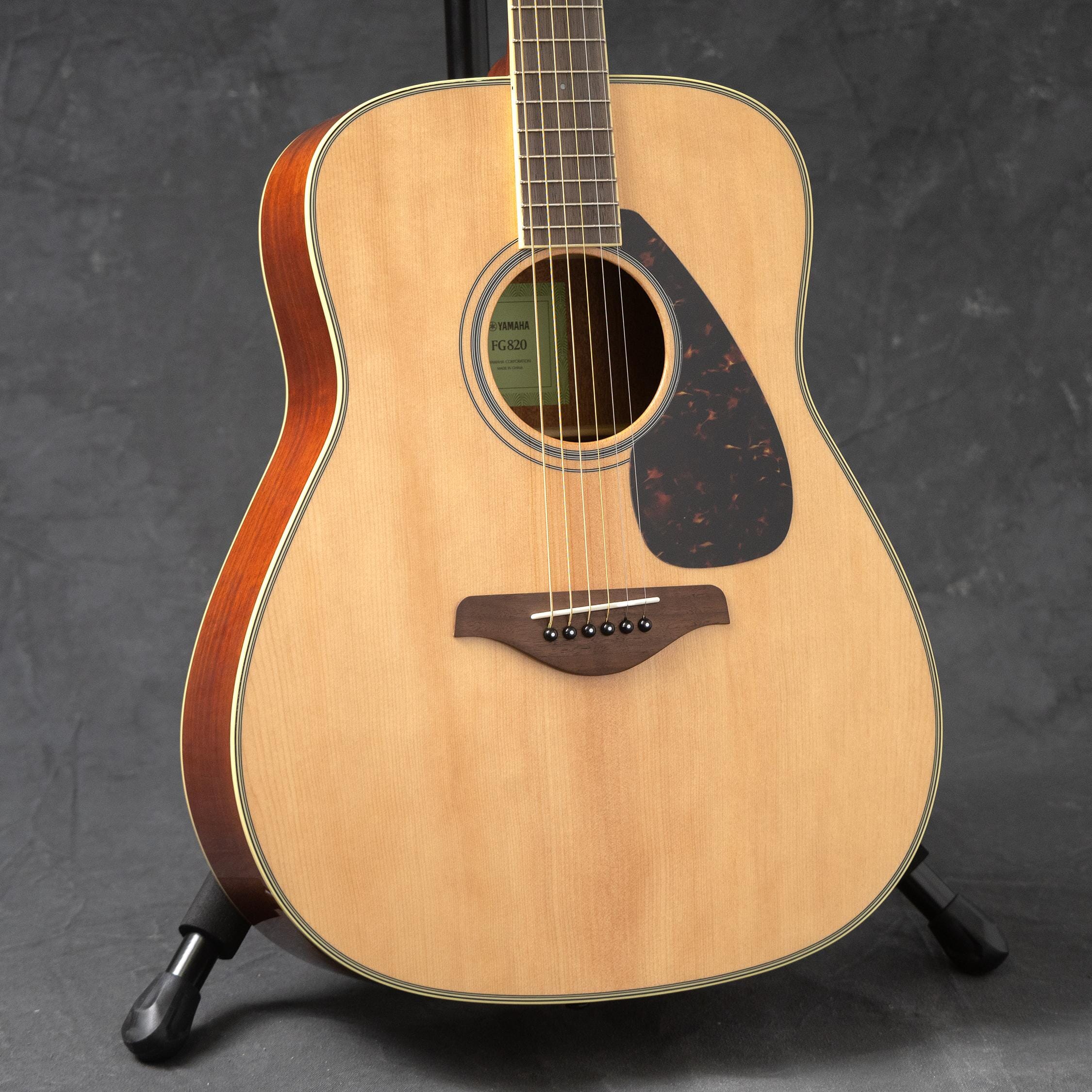 Yamaha FG820 Acoustic Guitar USED