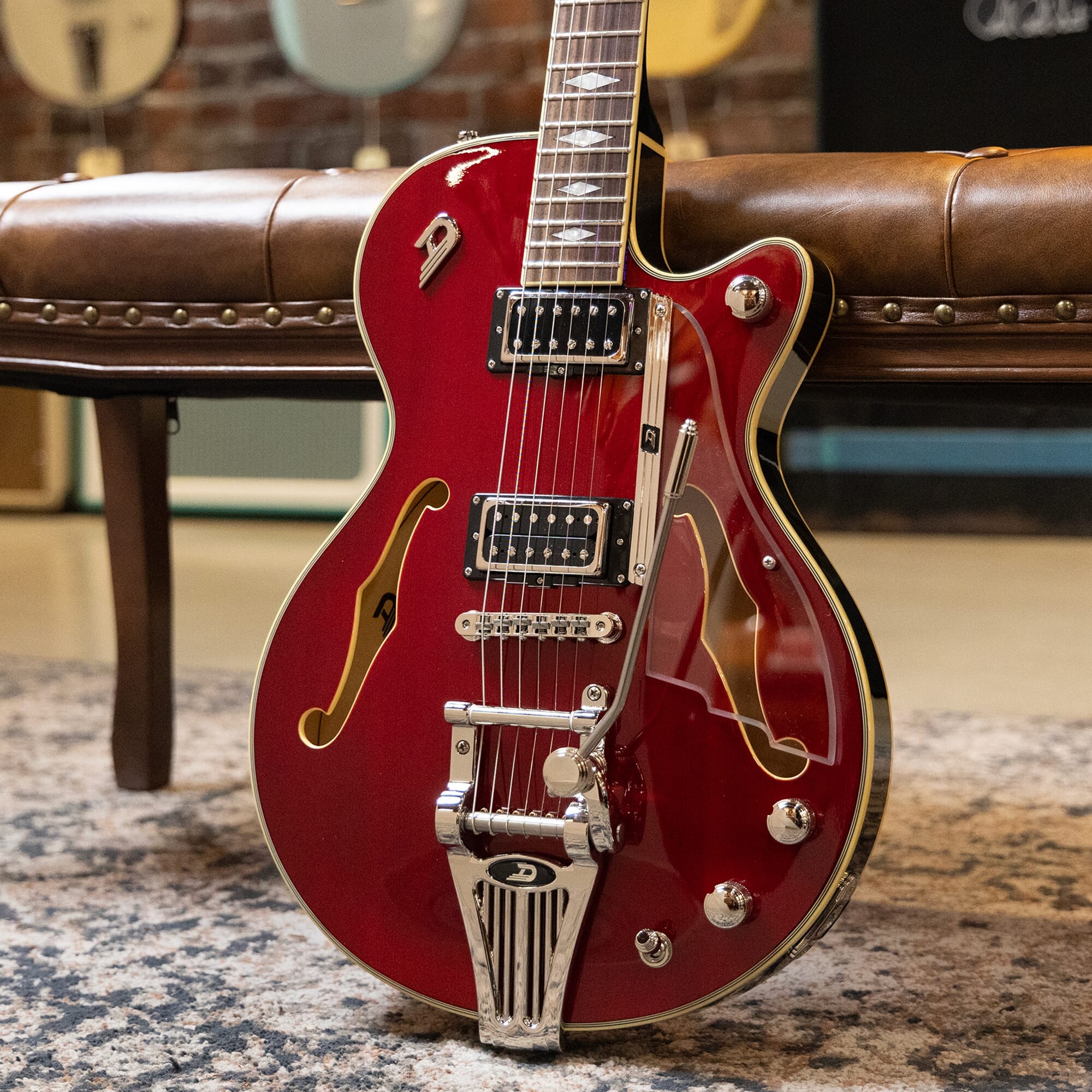 Duesenberg Starplayer TV Deluxe Electric Guitar w/Case - Crimson Red